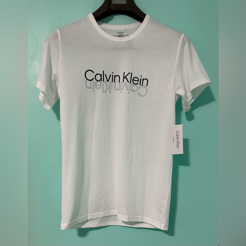 New Calvin Klein men  t-shirt, size S  cotton